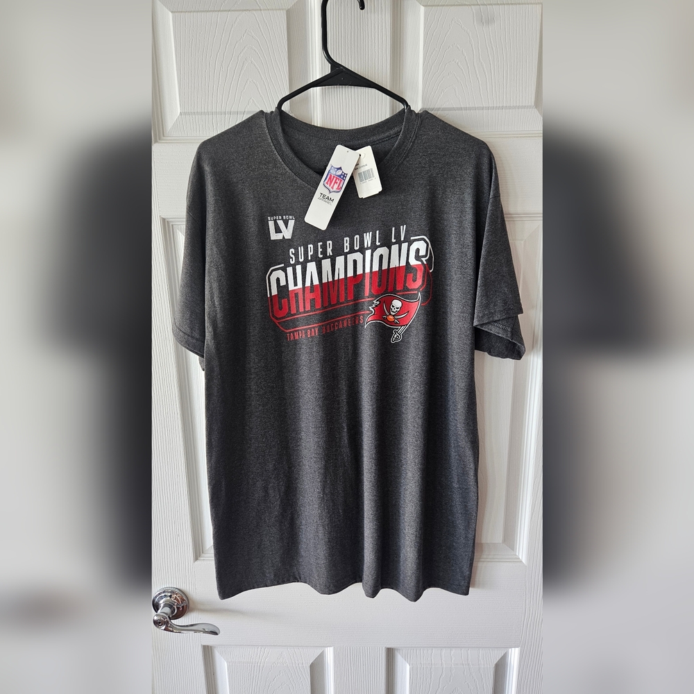 NFL Apparel Gray Buccaneers Super Bowl LV Champions T-Shirt L Large NWT